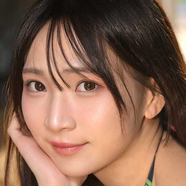 Fukatsu Momo