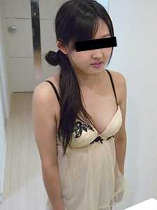 010520_01-10MU 我开门送披萨，一个穿着内衣的女孩诱惑了我！我们重现了