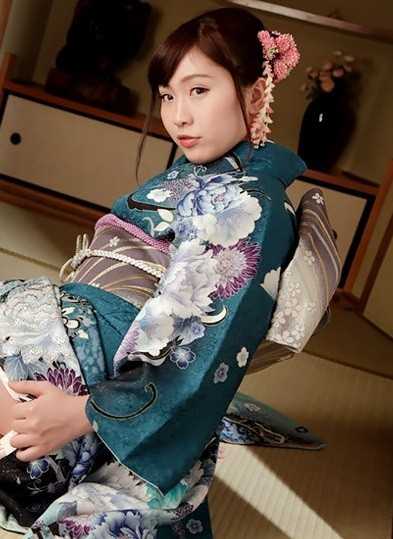 010822_001-1PON 适合和服的淫乱雌性 樱井绫音