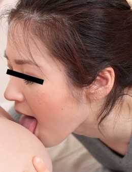 021121_433-PACO 熟女的三浦佳奈舔舐肛门