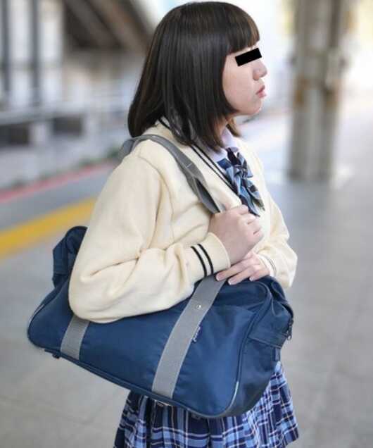 030125-01-10MUSU 天然少女 030125_01 被瞄准的正当食用期制服少女 山中诗织