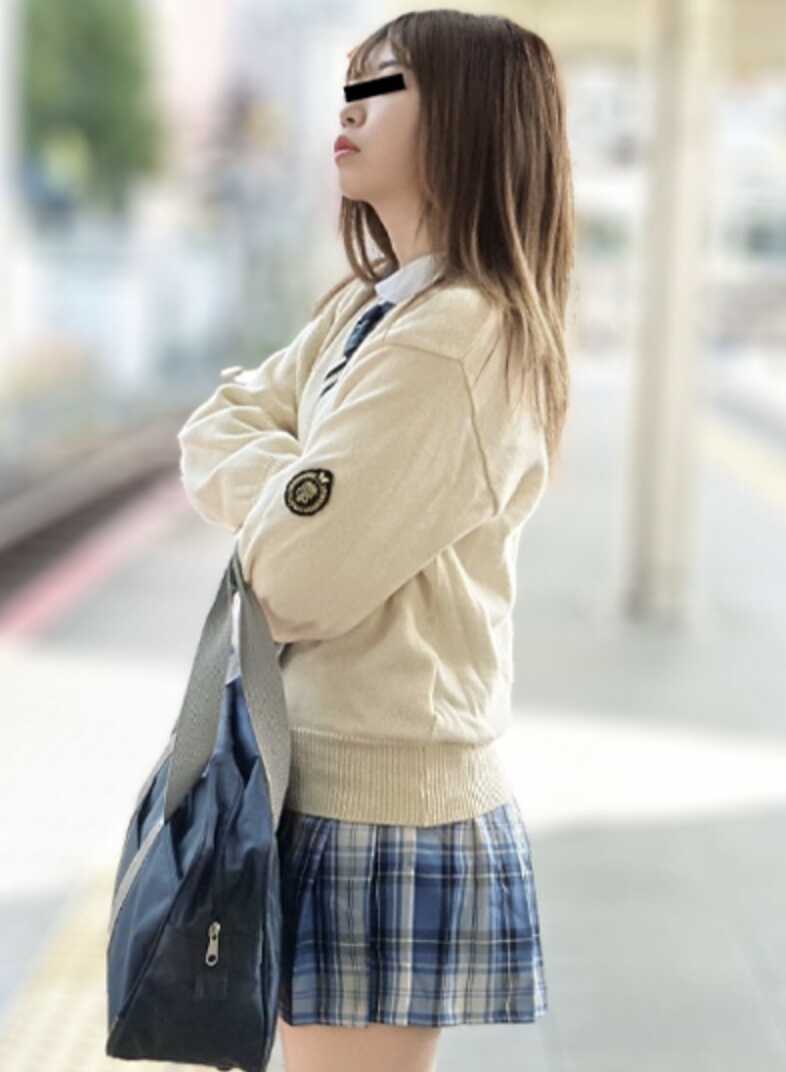 032026-01-10MUSU 在电车上对制服姐姐恶作剧 若草希
