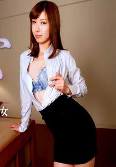 033117_002 美痴女～紧身迷你裙诱惑的淫女～ 加藤露