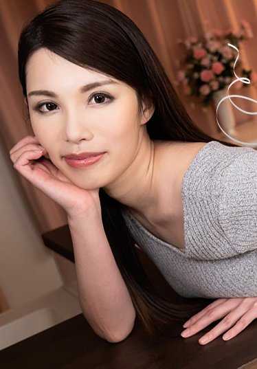 040420-001-CARIB 一个非常自大的淫荡女人，她打自己的阴部--我想感觉好些，所以我不由自主地摇动臀部......