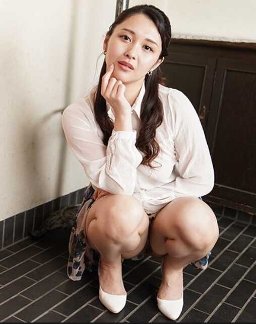 042525-100-PACOPA 啪啪妈妈 042525_100 不穿内裤不穿胸罩展示诱惑的隔壁美人妻 星野沙耶香