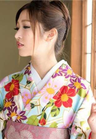 043020_001-1PON 喜欢鸡巴的快枪手 -穿着超级色情和服的女人 - Emiri Momota