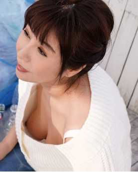 050321_468-PACO 迷惑邻居的无胸罩太太 美原咲子