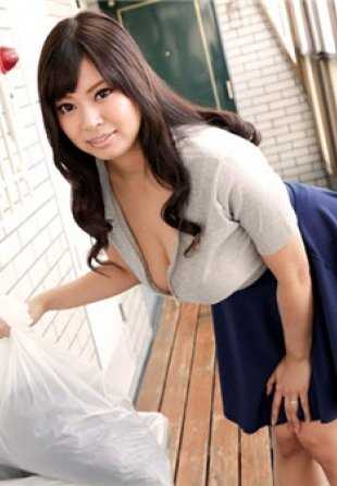 050618_683-1PON Erena Sasamiya，小区里俏皮的不穿胸罩的妻子，每天早上都要倒垃圾
