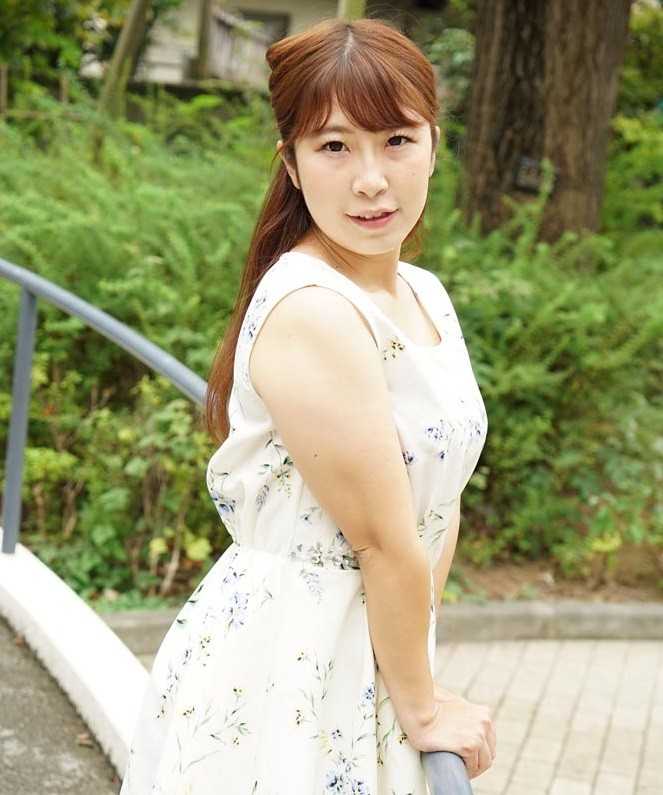 062723-001-CARIB 喘息不止的女人的旦那在打电话时试了一下2 日向千寻