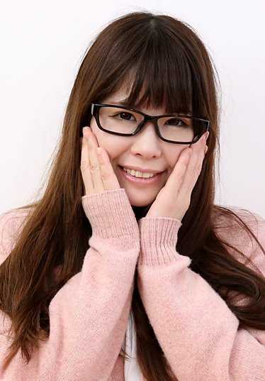 071818_715-1PON 脱了裤子也不摘眼镜~朴素但可爱的女人的秘密...