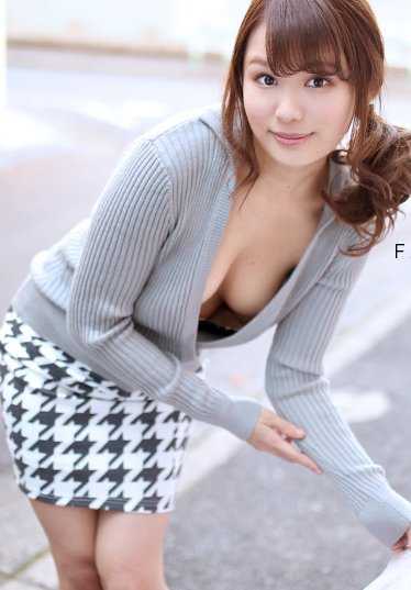 080520_001-1PON 喜欢玩乐的邻居主妇小森美久在早上扔垃圾时不穿胸罩