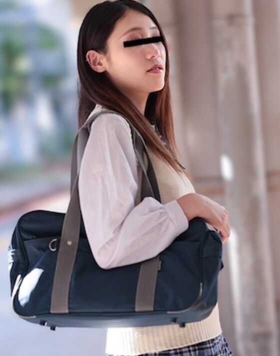 081224-01-10MU 天然妹子 081224_01 电车上的制服女孩恶作剧 永濑优香