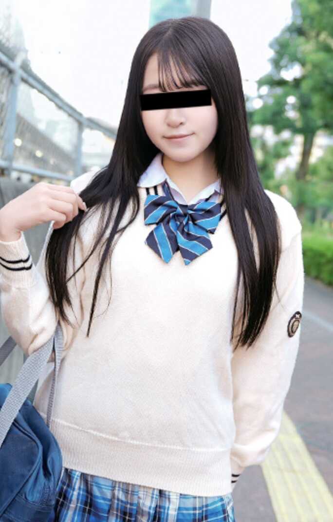 081926-01-10MUSU 在电车上调戏制服少女 根岸由香