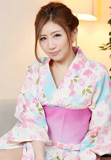 082719-993-CARIB 我的前校园小姐，她穿浴衣很好看