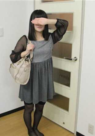 100420_01-10MU 素人AV面试 〜喜欢官能小说的朴素眼镜女孩来应聘了〜小司安