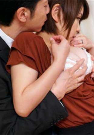 121517-556-CARIB Caribbean.com 121517-556 丈夫面前的妻子 - 这么容易睡着都是你的错 - Sakuya Nishizono