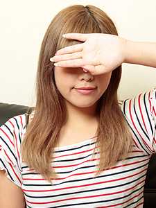 122719_01-10MU 被要求为在校艺术学生的淫秽画作做模特。