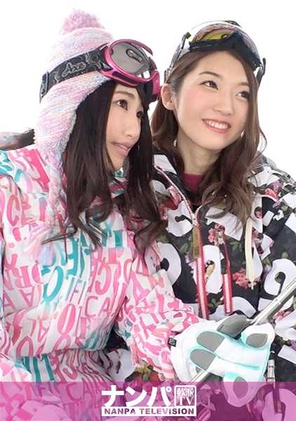 200GANA-2016 在斜坡上泡妞 02 在暴风雪中发现两名漂亮的滑雪女孩！男人和女人都被她们的色情技巧和狂野的四人狂欢性爱迷住了！