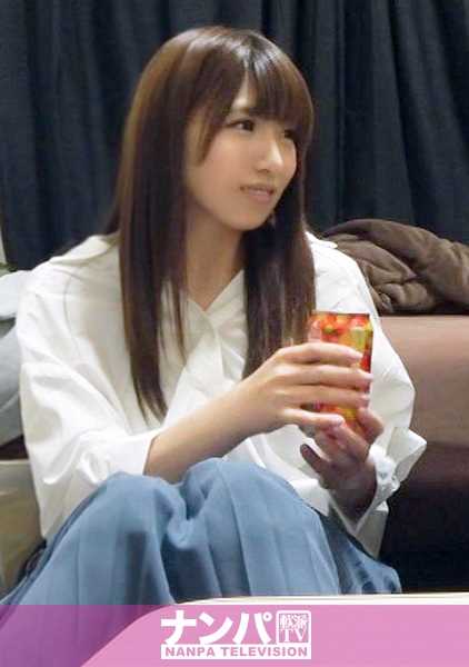 200GANA-2050 121 在泡妞达人的性爱房间里，他长期带她入室，并偷偷与她发生性关系 121 当他一边喝酒一边将她带入情色氛围时，她一开始说不，但当他玩弄她的乳头时，她的反应越来越好......最后她插入自己的身体，并大胆地展示臀部摆动。