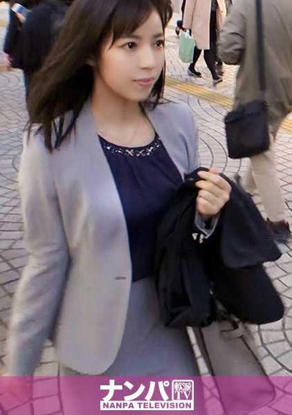 200GANA-2068 第一次 1322 礼和（Reiwa），一个在新宿找到的有着吉祥名字的美丽女人......她把他灌醉，然后把他带到一家酒店，在那里她撕开他的丝袜，使劲地喷他......她纤细的身材引人注目，她挺立的背影也是不可错过的！