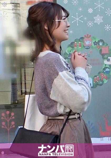 200GANA-2390 真正的花花公子，初次拍摄。 1571 在新宿给眼镜萌妹的接待员带来治愈！？每天的刺激不够，所以用激烈的抽插来填满心灵w想象之外的性爱让人喘不过气来！！