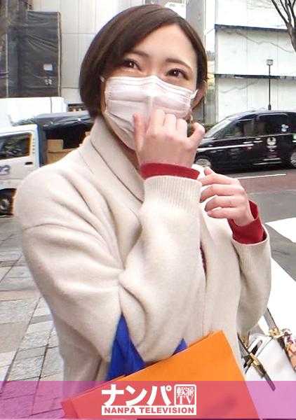 200GANA-2444 真正的花花公子，初次拍摄。在1602年表参道发现的新婚却为无性婚姻烦恼的时尚名流妻子！三个月前最后一次做爱后一直欲求不满！除了久违的自慰之外的刺激，压抑已久的性欲爆发！！从大白天开始就豪爽地潮吹，用别人的棒子疯狂地乱来，不停地高潮！！在美丽的脸上大量射精！！