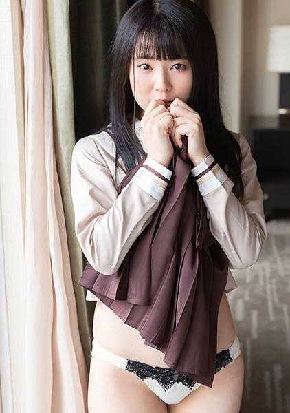 229SCUTE-1088 20 S-Cute. H 与穿制服的女孩在一起，她们很会弄脏裤子。