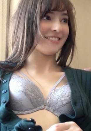 229SCUTE-978 卡琳娜（24 岁） S-可爱的半美女孩，以自然的方式享受 H