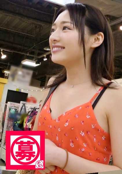 261ARA-322 麦子，22 岁，是个长得酷似石原贞美的漂亮女孩！这次她申请的理由是'我没有足够的......鸡鸡......'，她用可爱的嘴巴反复叫着'鸡鸡'，听起来也和她的声音非常相似！我希望真实的她也能这么说...... "一如既往，她对性爱的热情也丝毫不差！第一次 3P]两根鸡巴太刺激了'我平时想做却做不了，所以更刺激......'一旦她把两根鸡巴含在嘴里，就不会松开了！第一次三人行非常刺激，有两根鸡巴！