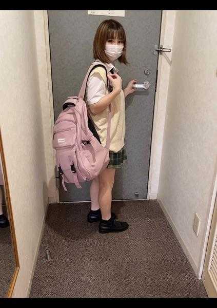 534CRT-045 18小时穿着低矮身材大胸大臀的红短裤女孩_茶色头发的美少/女和割舍