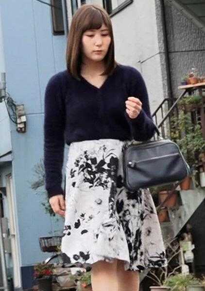 741P013-G05 与丈夫的好友陷入婚外情的年轻妻子…与丈夫的无性婚姻带来的危险游戏让她忘我地高潮连连