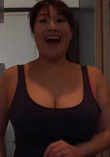 741P017-G03 娘の旦那に爆乳を见せつけ诱惑する淫乱义母…何気なく诱惑して不伦SEXに溺れる淫乱义母！白鸟寿美礼 - 白鸟寿美礼