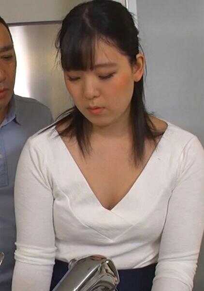 741P068-G04 结婚3年后无性婚姻，与前男友的不伦之恋被公公发现…在公公执拗的惩罚下逐渐感到兴奋，私处湿润的M型年轻妻子的背德情事！