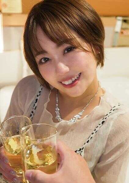 832AFHL-007 六本木高级夜总会女郎走出店门也只是普通女人>酒店内连续高潮中出 美月小姐 真矢美月