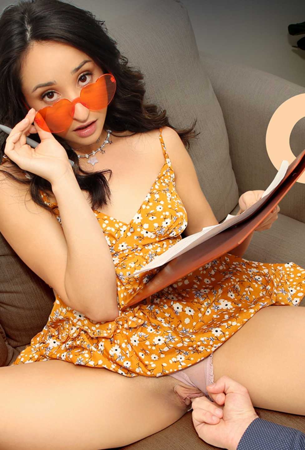 EU_US-DadCrush_24_02_27_Yumi_Sin_And_Isabella_Nice_Fucking_Hard_Or_Hardly_Working 爸爸粉碎尤米辛和伊莎贝拉很好操劳或几乎不工作