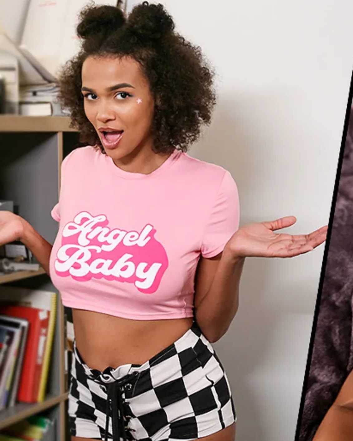 EU_US-MyPervyFamily_21_12_11_Alina_Ali_Raving_4_Pussy 我的变态家庭 阿丽娜 阿丽 狂爱阴部