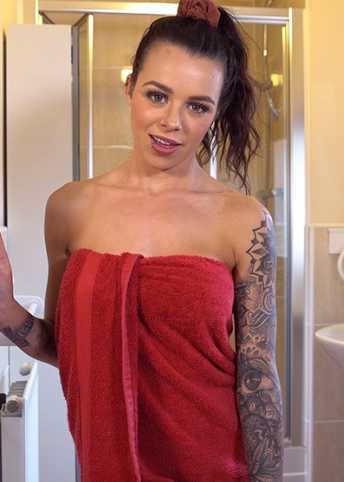 EU_US-WankItNow_21_01_25_Miah_S_Titty_Slip WankItNow 米娅 S 乳滑