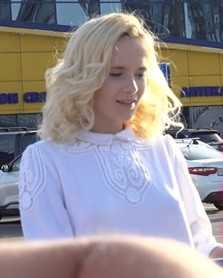 KIN8-3732 金发天堂 与同学玩恋人游戏 在超市偶然遇到的同级生 Lolly / 萝莉