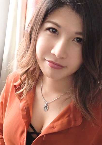 SIRO-3617 第一次拍摄] AV 应用上线 → AV 体验拍摄 890 剃过毛的阴部流出淫水！她的 "磨人 "女上位姿势让她的翘臀动感十足，不可错过！她被勃起的阴茎深深插入，脸上火辣辣的！