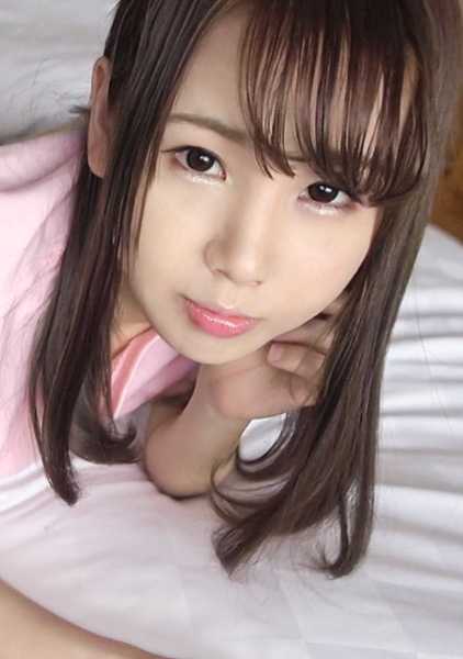 SIRO-3763 第一次拍摄] 在网上申请拍摄 AV → AV 拍摄经验 920 少女的阴部湿润欲滴，喉咙深处满是美味的鸡巴，千万不要错过！一个 18 岁的女孩在成人影片中出现，她的脸上还带着天真无邪的神情！