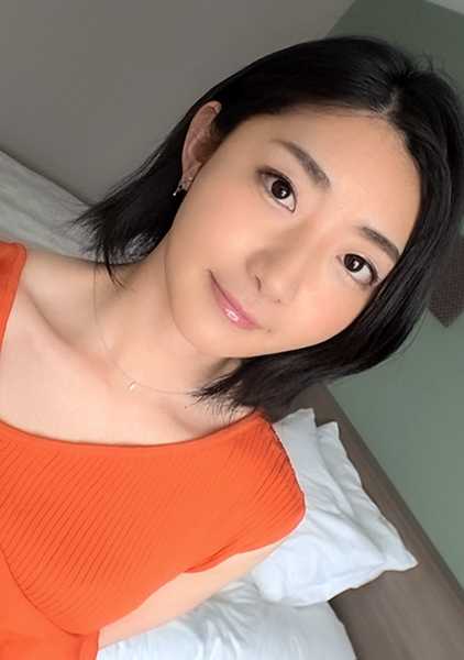 SIRO-3854 初次拍摄] [小脸美女] [风骚性爱] 在花店工作的招牌女郎。她与在花店工作的招牌女郎发生了很多性关系...