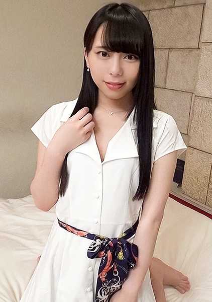 SIRO-3864 每当她在女孩身上戳来戳去，她的阴道分泌物的声音就回荡在耳边。