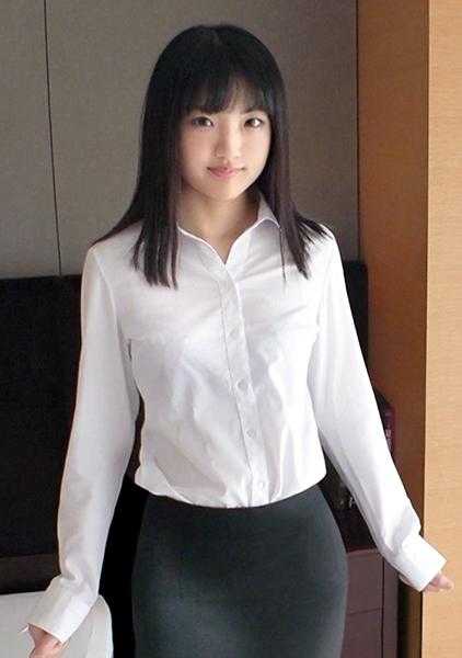 SIRO-4305 【首次拍摄】【柔软的乳房纤细身材】【一直颤抖不停】新毕业上京的女孩，朴素感还未完全褪去。腹肌用力的样子实在是太猥亵了... 在网上申请AV→AV体验拍摄 1377