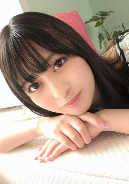 SIRO-5352 清纯现役JD，充满通透感。虽然害羞但很舒服，所以会露出快要哭出来的表情并喷射出精液。紧张、羞耻、快感交织的表情让人欲罢不能！第一次这么激烈！已经不行了！尽管如此还是忍不住要多次高潮！不愧是在足球社团锻炼过的！【初次拍摄】网上AV应募→AV体验拍摄 2240