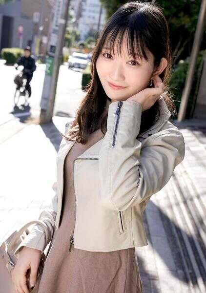 SIRO-5476 肤白医疗行政人员的内科AV性爱！欲望不满积累得太过分了，所以她来应征了！与她温和的性格相反，她完全开启了色情模式，一开始就潮吹！【初拍】通过网络AV应征→AV体验拍摄 2380