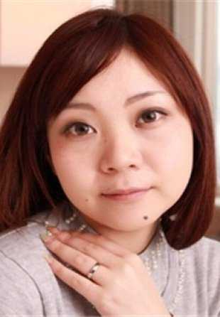 TOKYO-HOT-RB025 Tokyo Heat - 与一位大胸已婚妇女和她的朋友一起隐秘拍摄。