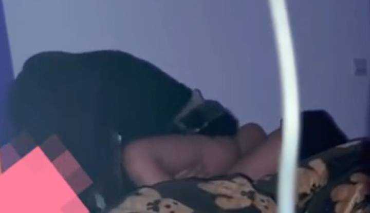 趁女友睡着爆操他好闺密，第一次就中出给她留下好评