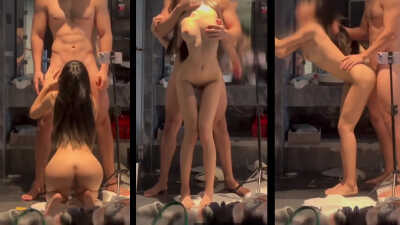 她在镜子里看起来很漂亮，几次激烈的性爱后她就会兴奋得颤抖