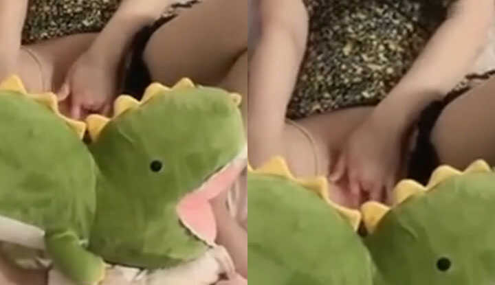 我跟另一个艺术系学生交往了，她胸部很大还自慰给我看，让我很兴奋。