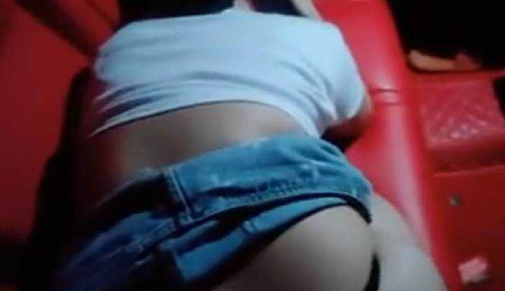 苗条舞校美女被无套后背猛操